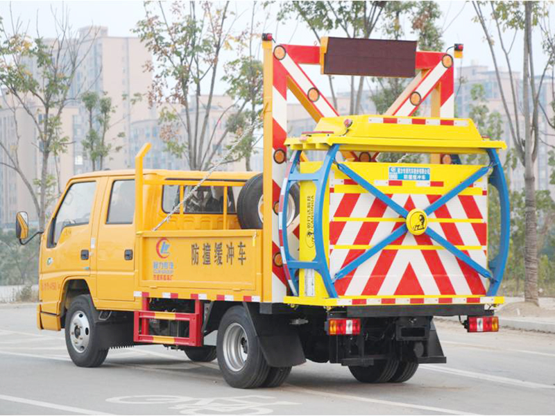 江鈴藍牌防撞緩沖車70K